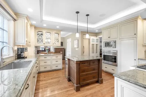 6657 North Le Mai Avenue Lincolnwood IL 60712