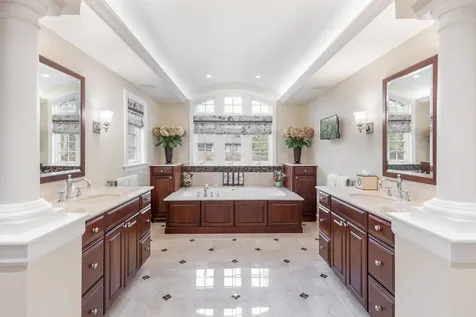 6657 North Le Mai Avenue Lincolnwood IL 60712
