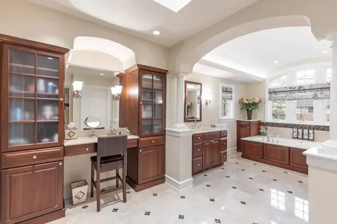 6657 North Le Mai Avenue Lincolnwood IL 60712