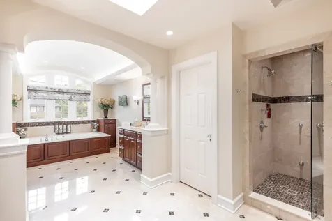 6657 North Le Mai Avenue Lincolnwood IL 60712