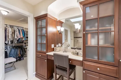 6657 North Le Mai Avenue Lincolnwood IL 60712