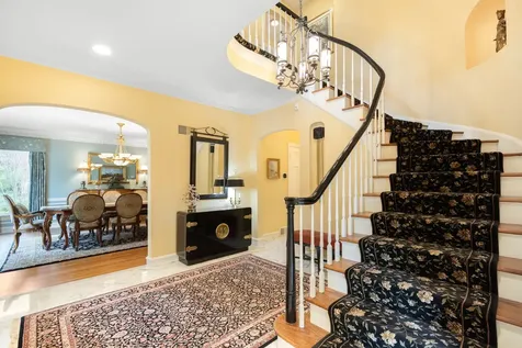 6657 North Le Mai Avenue Lincolnwood IL 60712