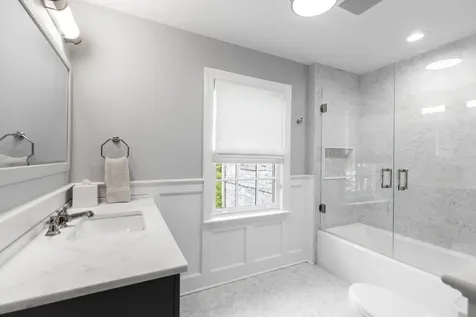 6657 North Le Mai Avenue Lincolnwood IL 60712