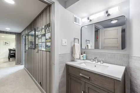 6657 North Le Mai Avenue Lincolnwood IL 60712