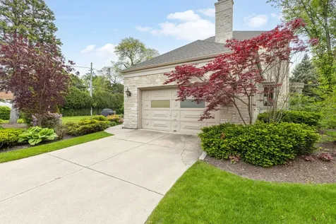 6657 North Le Mai Avenue Lincolnwood IL 60712