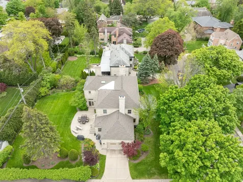 6657 North Le Mai Avenue Lincolnwood IL 60712
