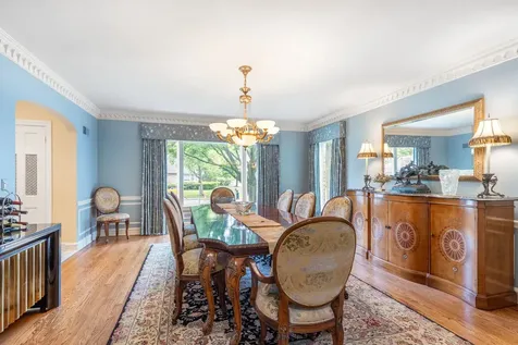 6657 North Le Mai Avenue Lincolnwood IL 60712