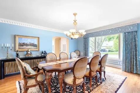 6657 North Le Mai Avenue Lincolnwood IL 60712