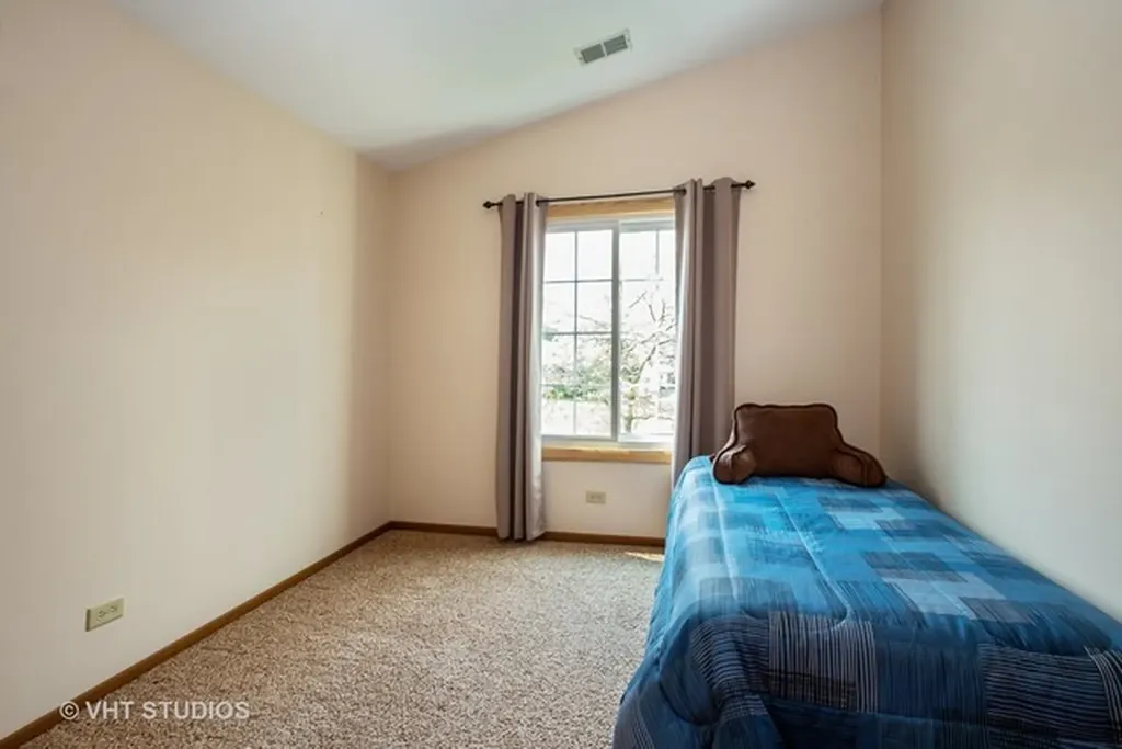 1517 Commodore Court Schaumburg IL 60193