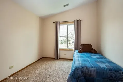 1517 Commodore Court Schaumburg IL 60193