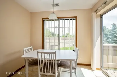 1517 Commodore Court Schaumburg IL 60193