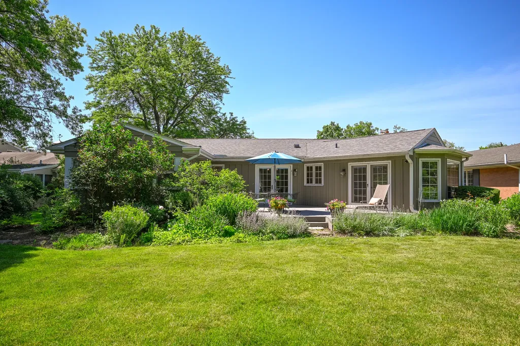 456 Fairview Avenue Glen Ellyn IL 60137