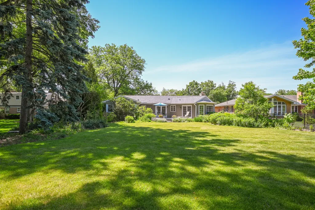 456 Fairview Avenue Glen Ellyn IL 60137