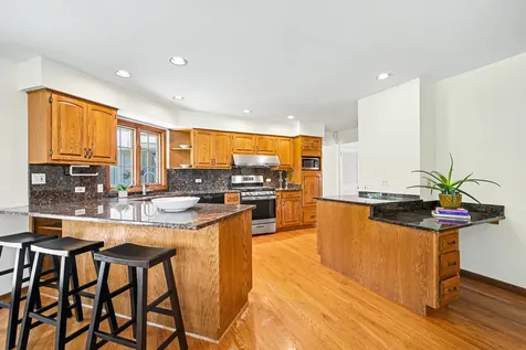 456 Fairview Avenue Glen Ellyn IL 60137