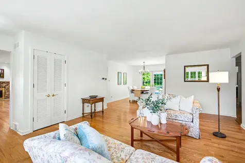 456 Fairview Avenue Glen Ellyn IL 60137