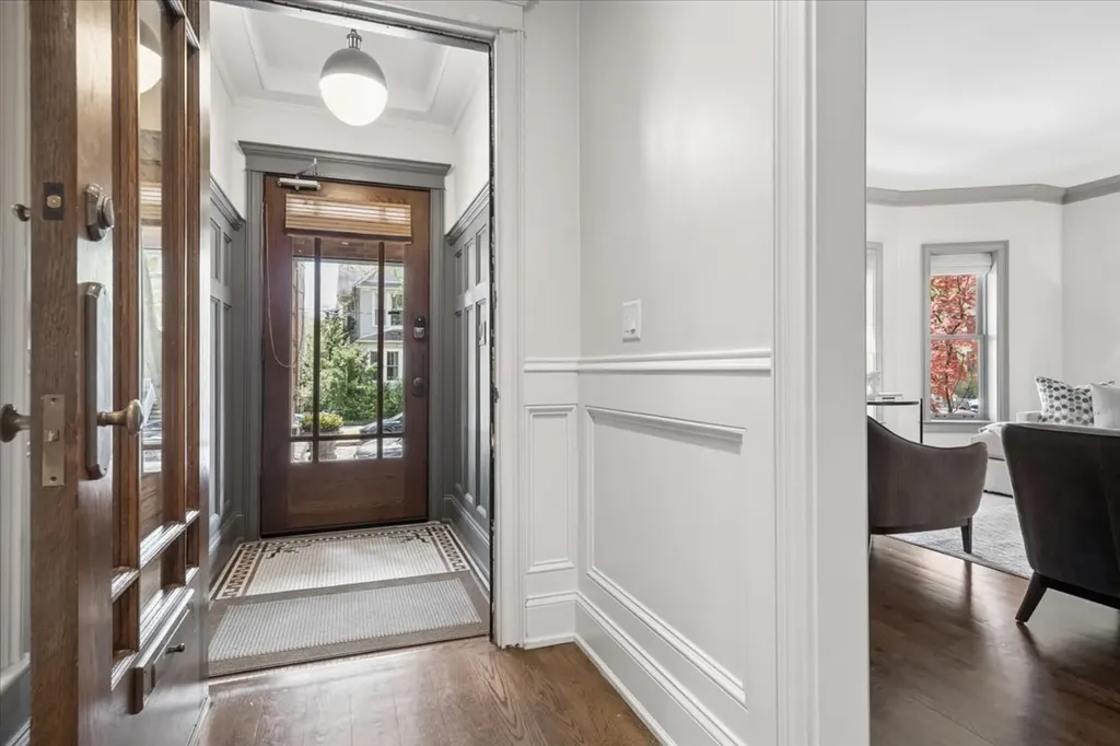 2148 West Giddings Street Chicago IL 60625