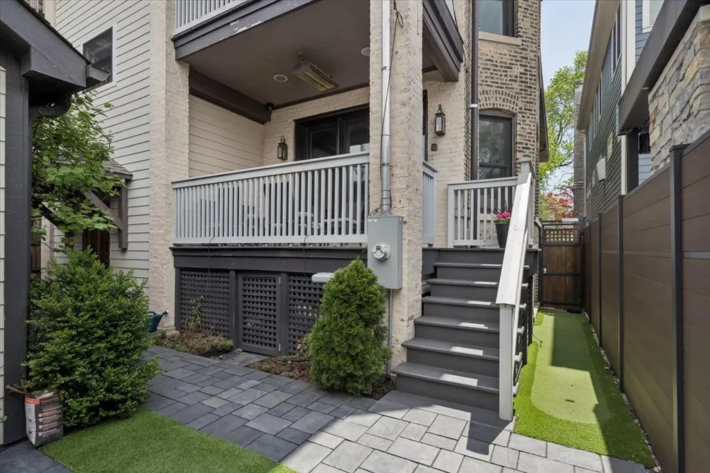 2148 West Giddings Street Chicago IL 60625