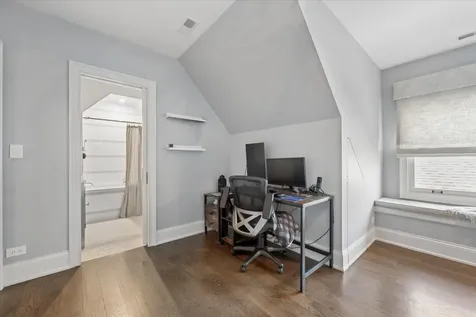 2148 West Giddings Street Chicago IL 60625