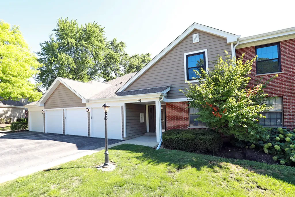 103 Burr Oak Lane Schaumburg IL 60193
