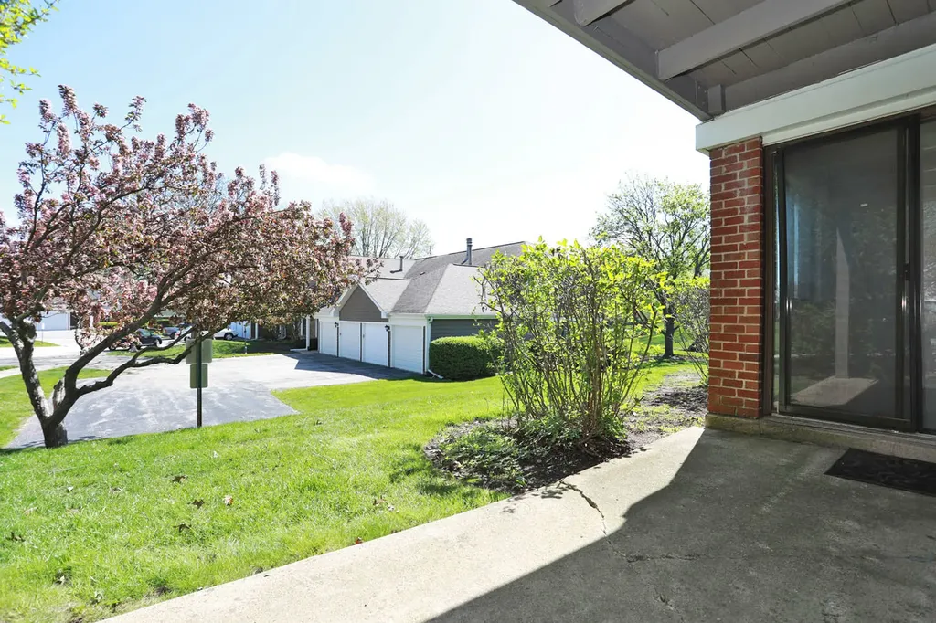 103 Burr Oak Lane Schaumburg IL 60193