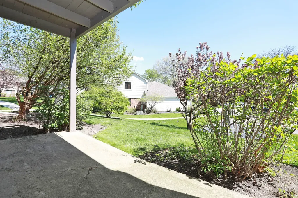 103 Burr Oak Lane Schaumburg IL 60193