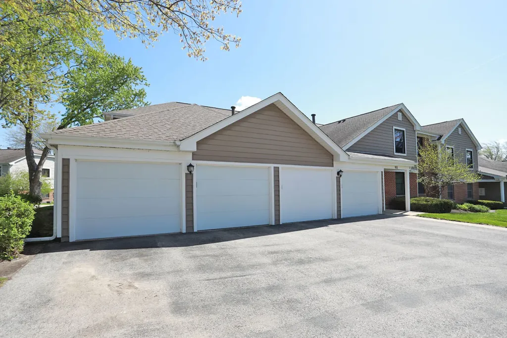 103 Burr Oak Lane Schaumburg IL 60193