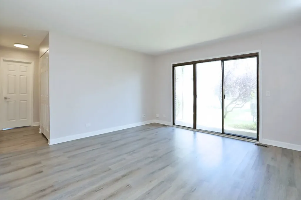103 Burr Oak Lane Schaumburg IL 60193