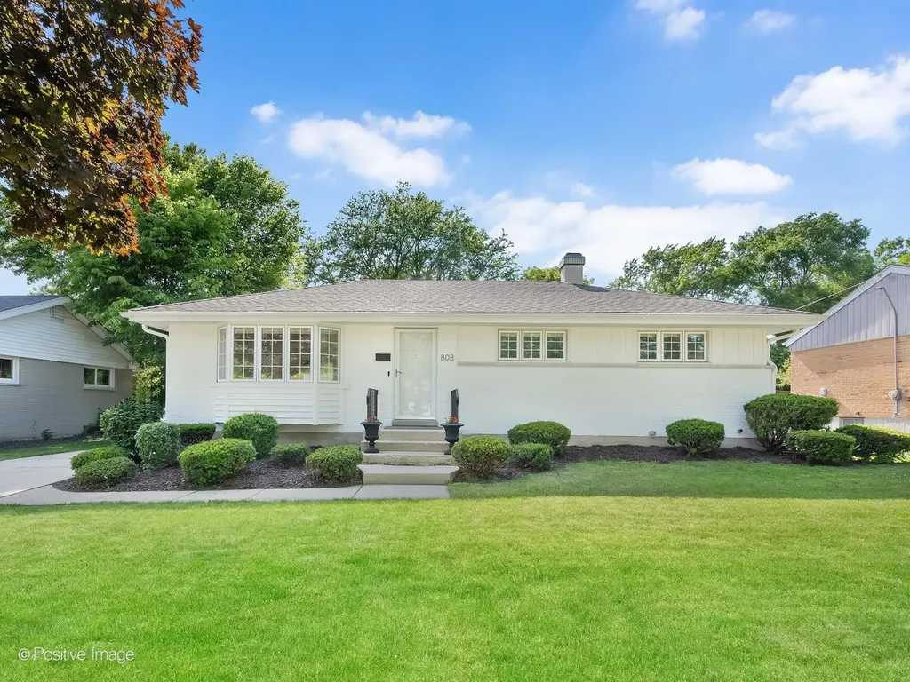808 Delles Road Wheaton IL 60189