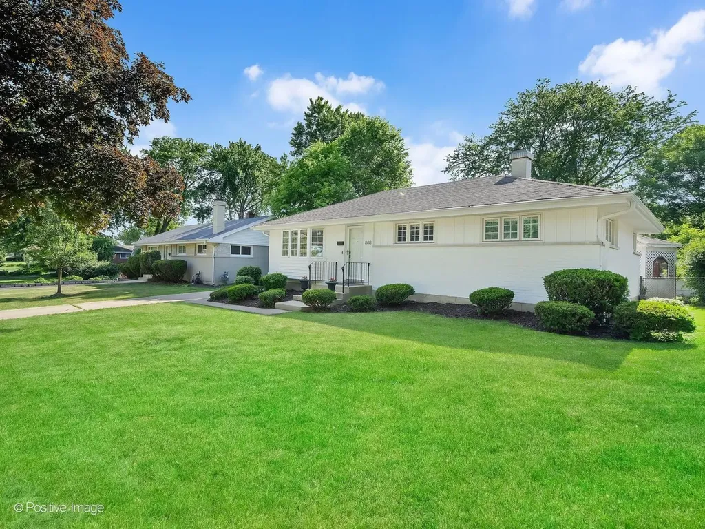 808 Delles Road Wheaton IL 60189