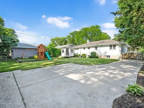808 Delles Road Wheaton IL 60189