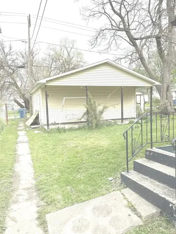 1221 E Chestnut Street Kankakee IL 60901
