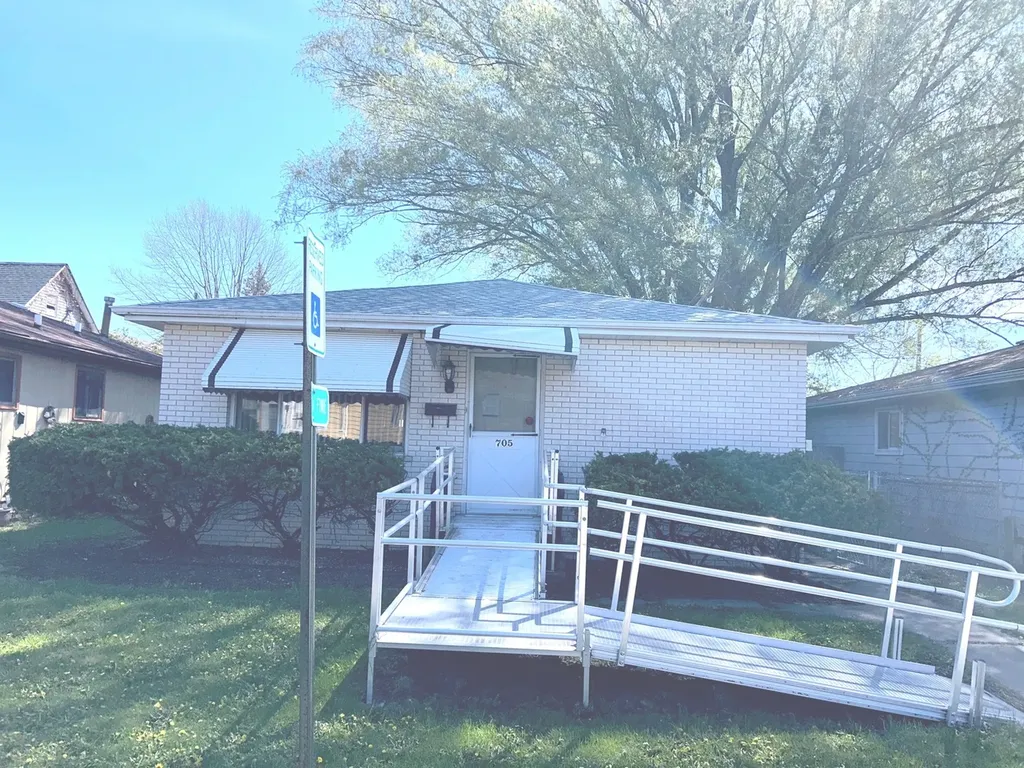 705 May Street Calumet City IL 60409