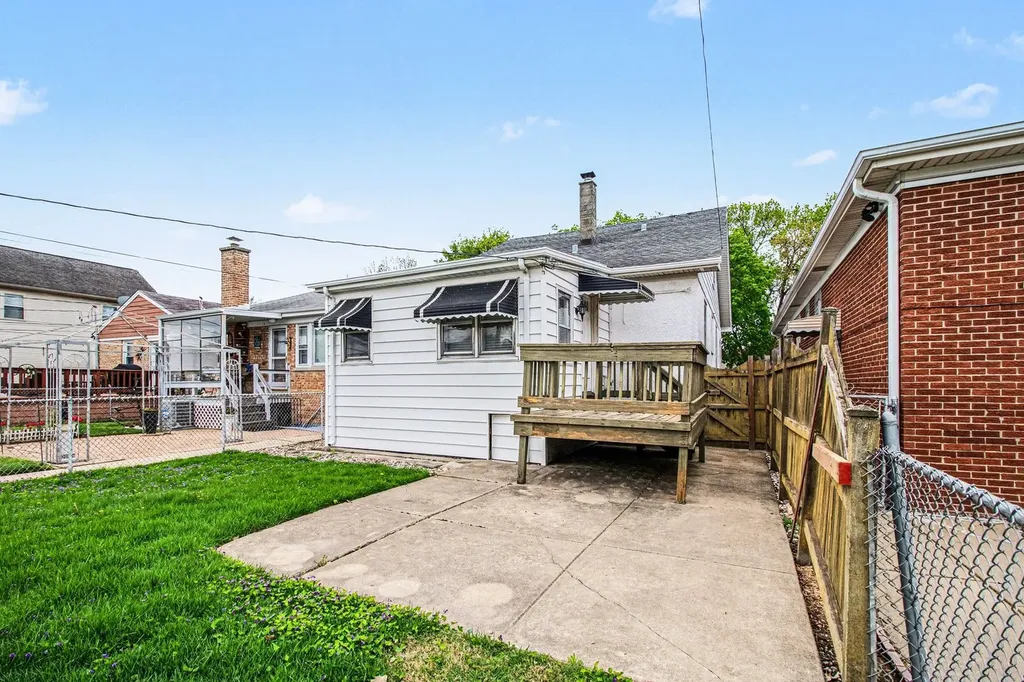5335 North Moody Avenue Chicago IL 60630