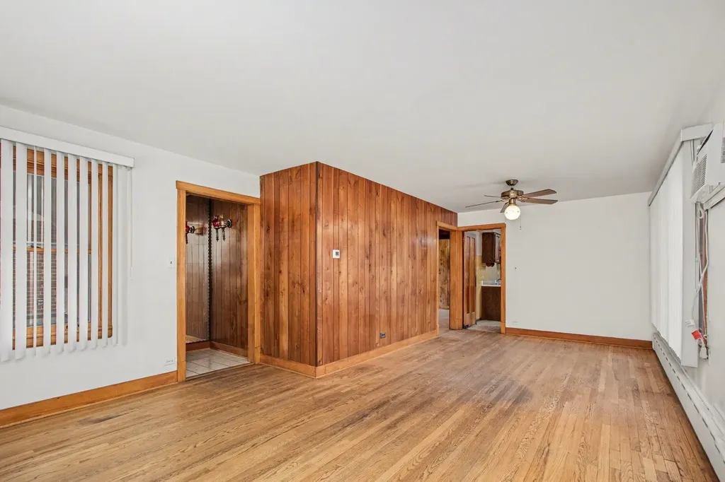 5335 North Moody Avenue Chicago IL 60630