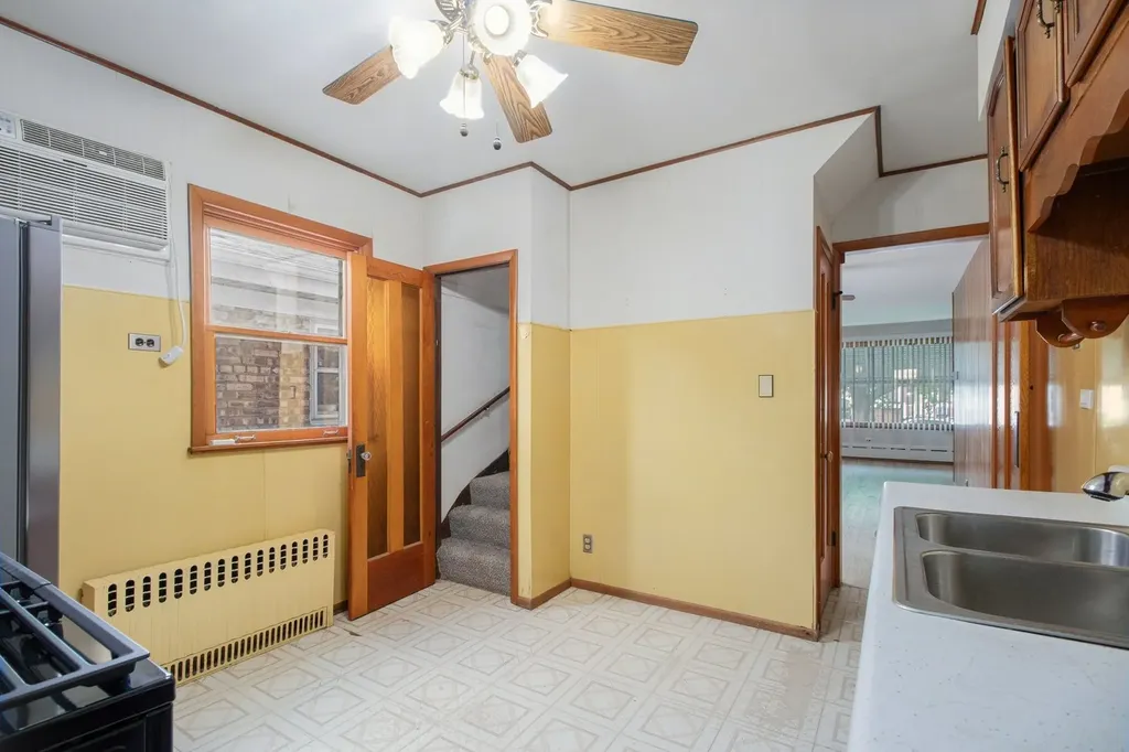 5335 North Moody Avenue Chicago IL 60630