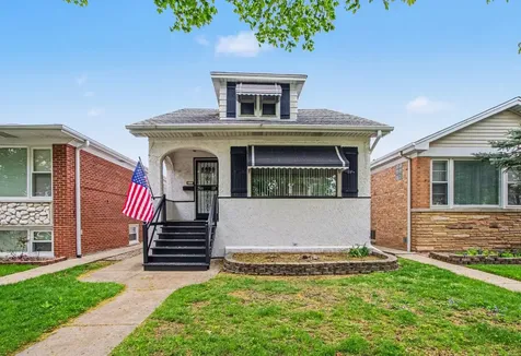 5335 North Moody Avenue Chicago IL 60630