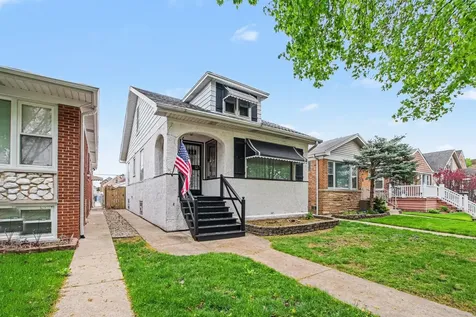5335 North Moody Avenue Chicago IL 60630