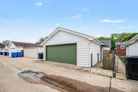 5335 North Moody Avenue Chicago IL 60630