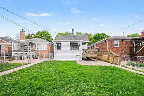 5335 North Moody Avenue Chicago IL 60630