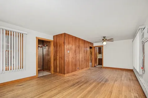 5335 North Moody Avenue Chicago IL 60630