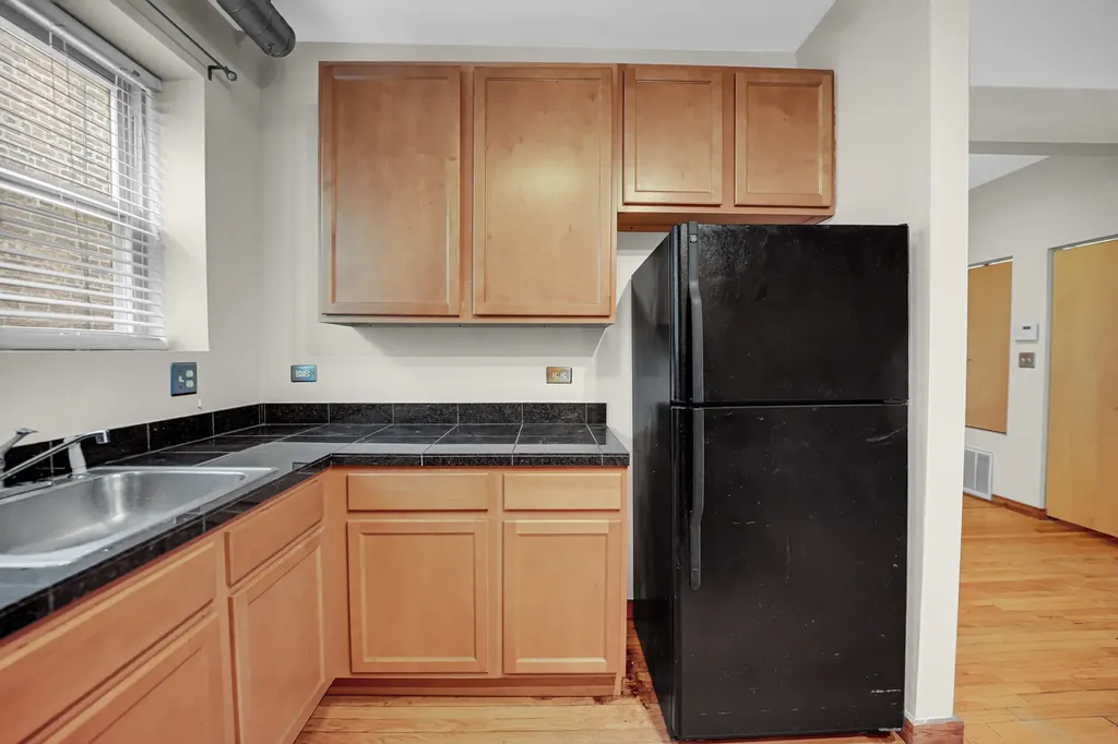 1659 West Pratt Boulevard Chicago IL 60626