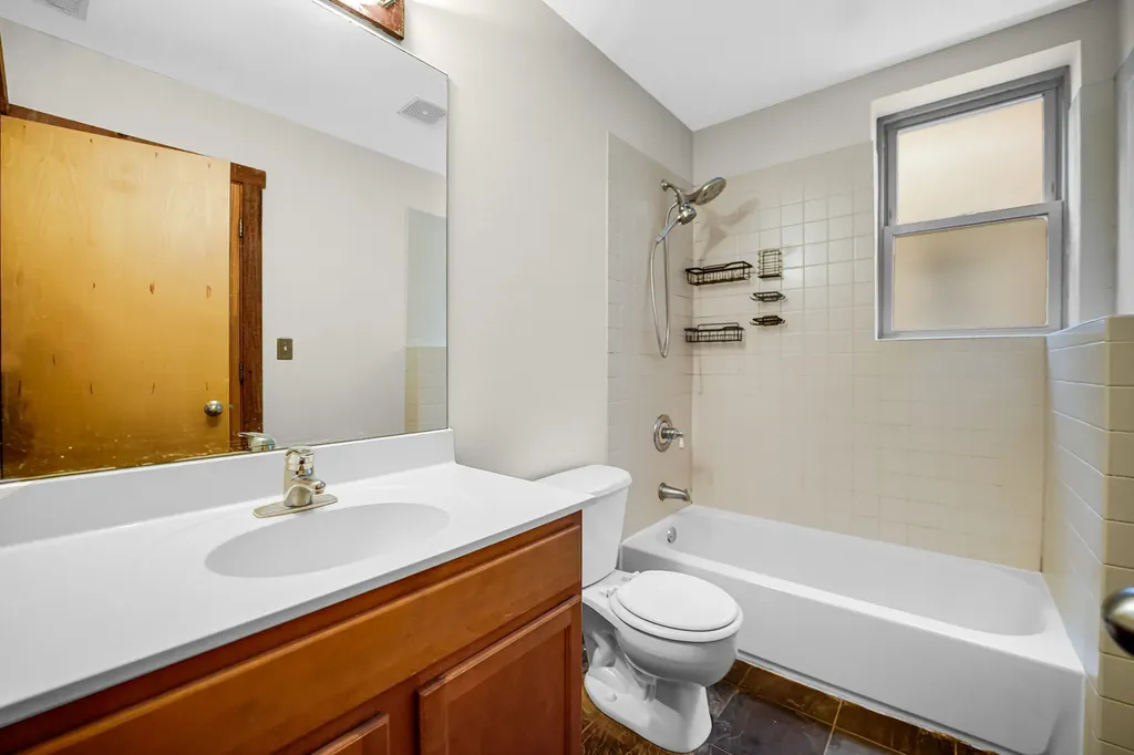 1659 West Pratt Boulevard Chicago IL 60626