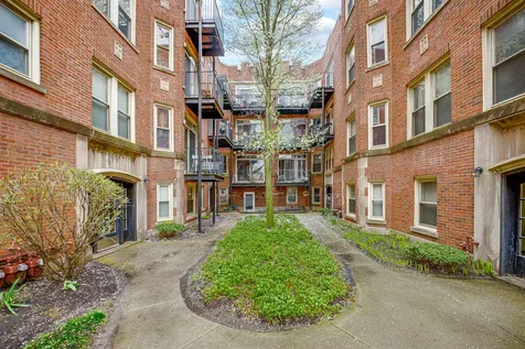 1659 West Pratt Boulevard Chicago IL 60626