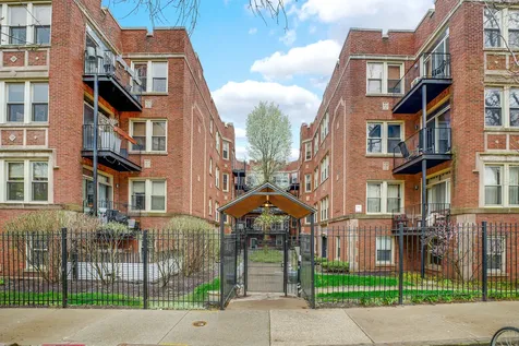 1659 West Pratt Boulevard Chicago IL 60626