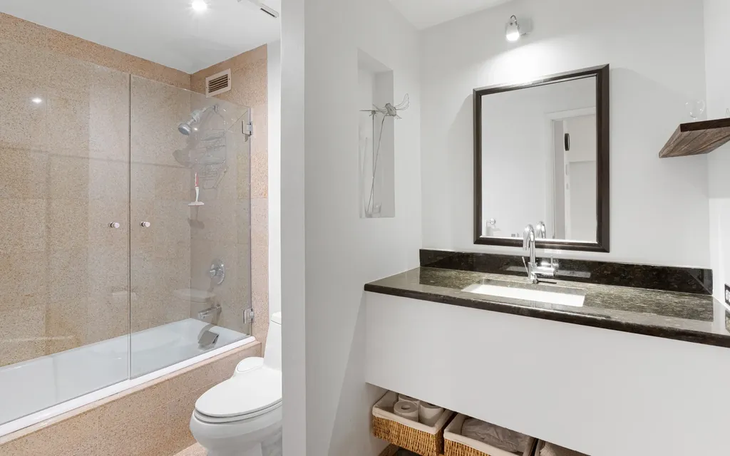 110 East Delaware Place Chicago IL 60611