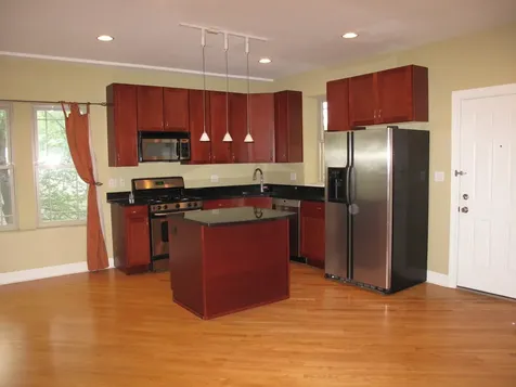 911 Maple Avenue Evanston IL 60202