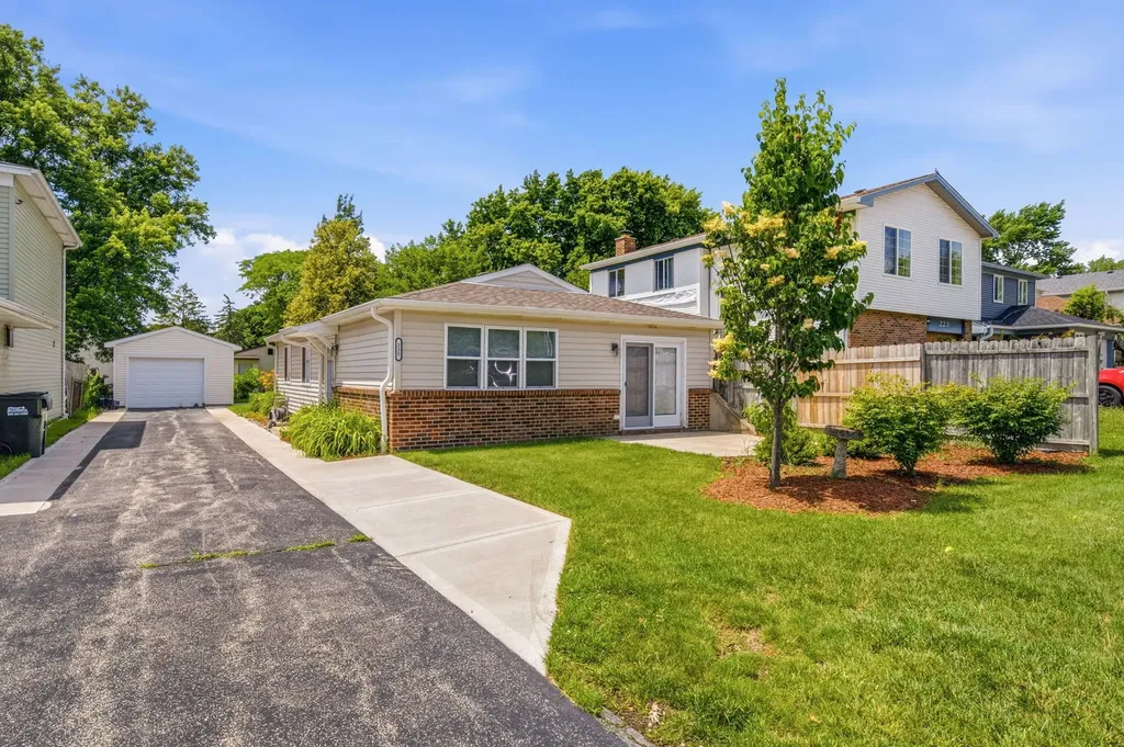 225 Mill Stream Drive Bolingbrook IL 60440