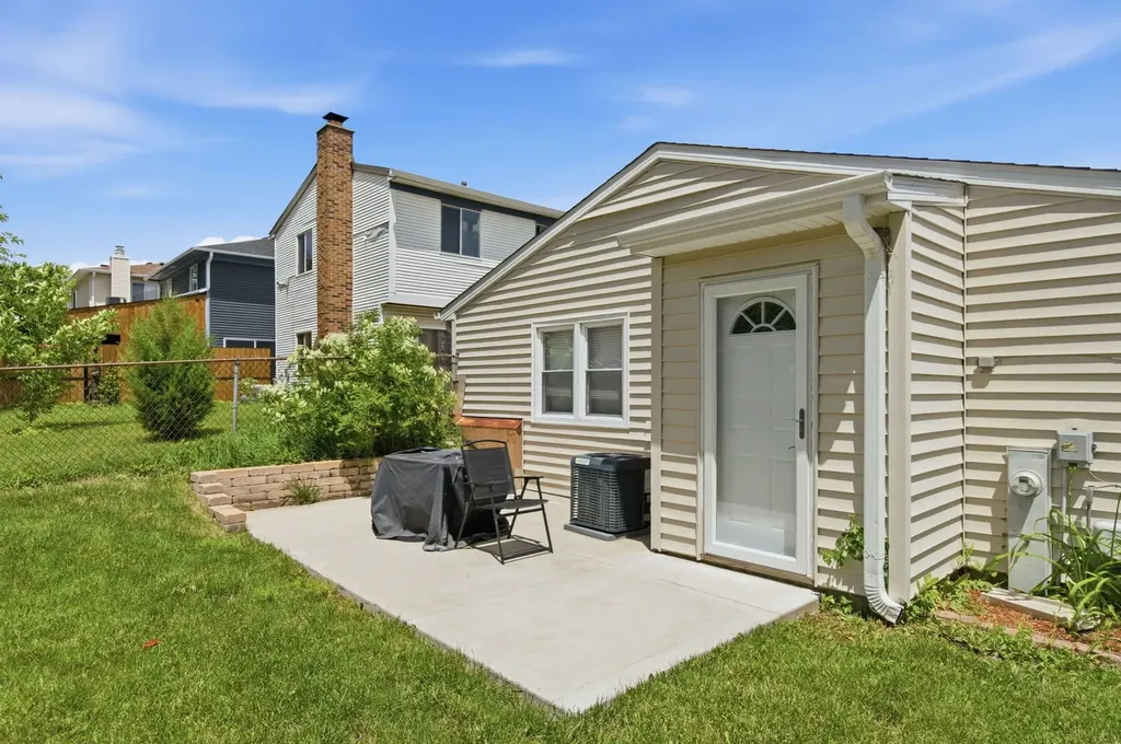 225 Mill Stream Drive Bolingbrook IL 60440
