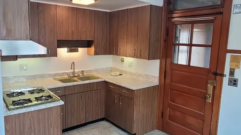 5228 West Hutchinson Street Chicago IL 60641