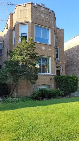 5228 West Hutchinson Street Chicago IL 60641